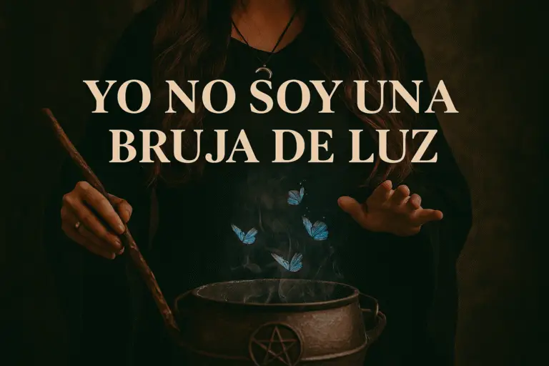 Bruja real frente a caldero mágico con pentáculo, humo y mariposas – Margui Centeno